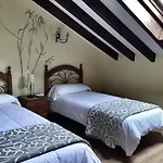 Trisileja En Puente Guest house