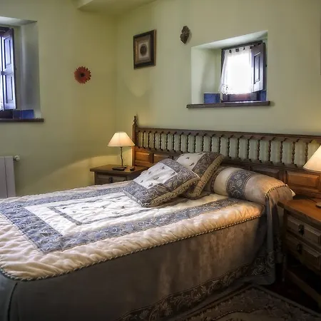 Trisileja En Puente Pensión Toñanes