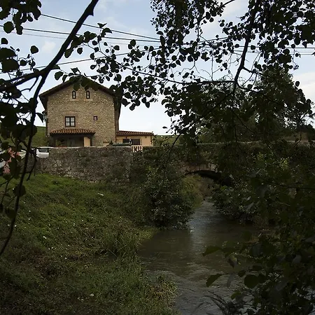 Pensjonat Trisileja En Puente Toñanes