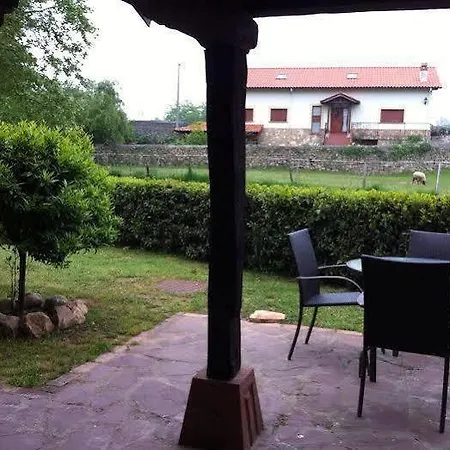 Trisileja En Puente Pensión Toñanes